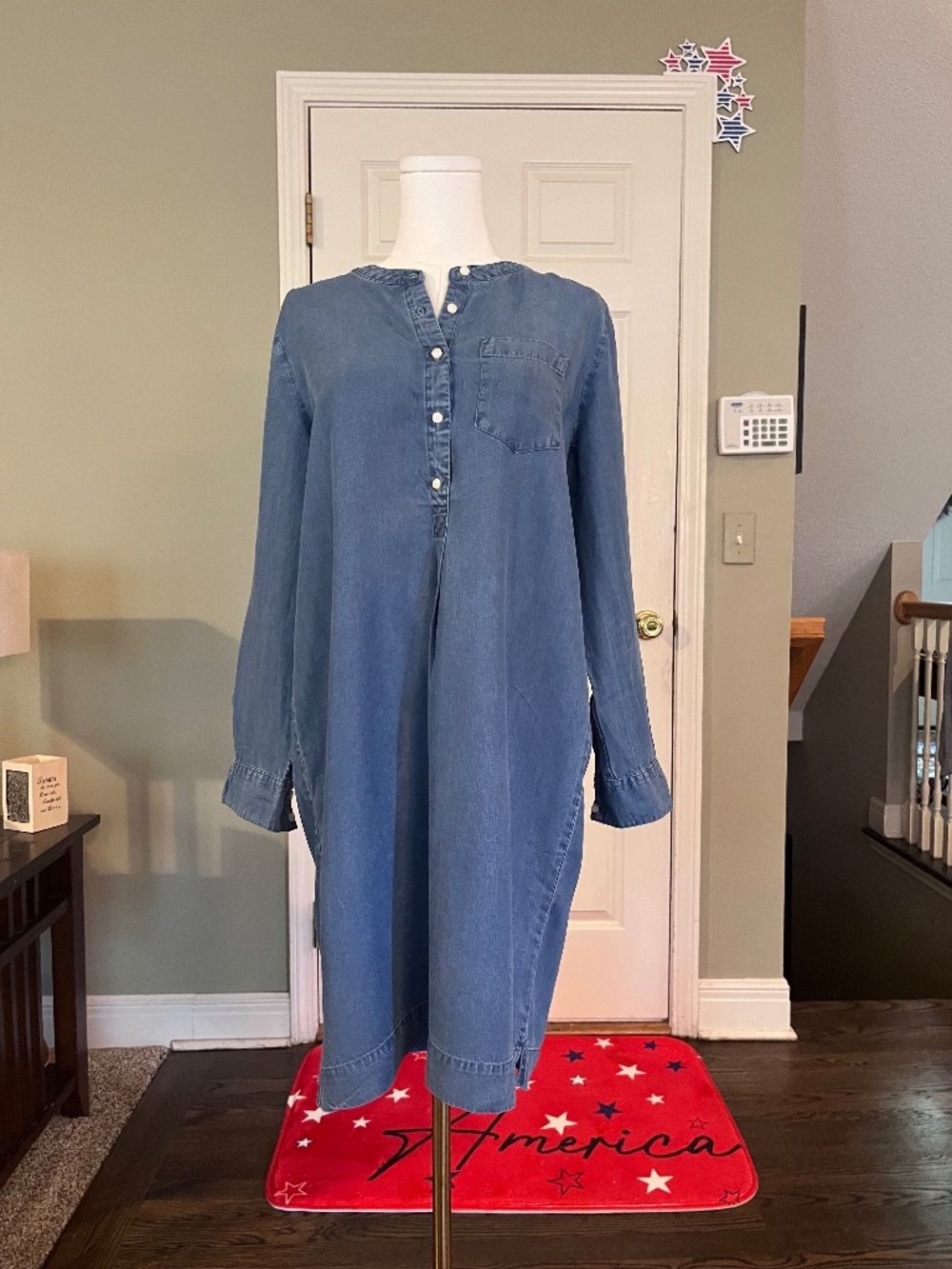 LOFT Ann Taylor Chambray Denim Popover Shift Dress Blue Size Large Petite